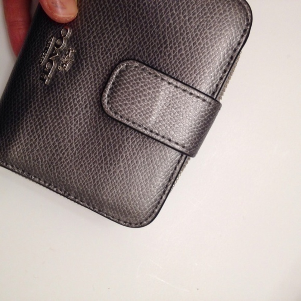 COACH SILVER WALLET - Picture 2 of 8